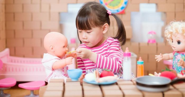 فایده بازی با عروسک و یادگیری مهارت های ابتدایی زندگی - اسباب بازی جاپاتوی