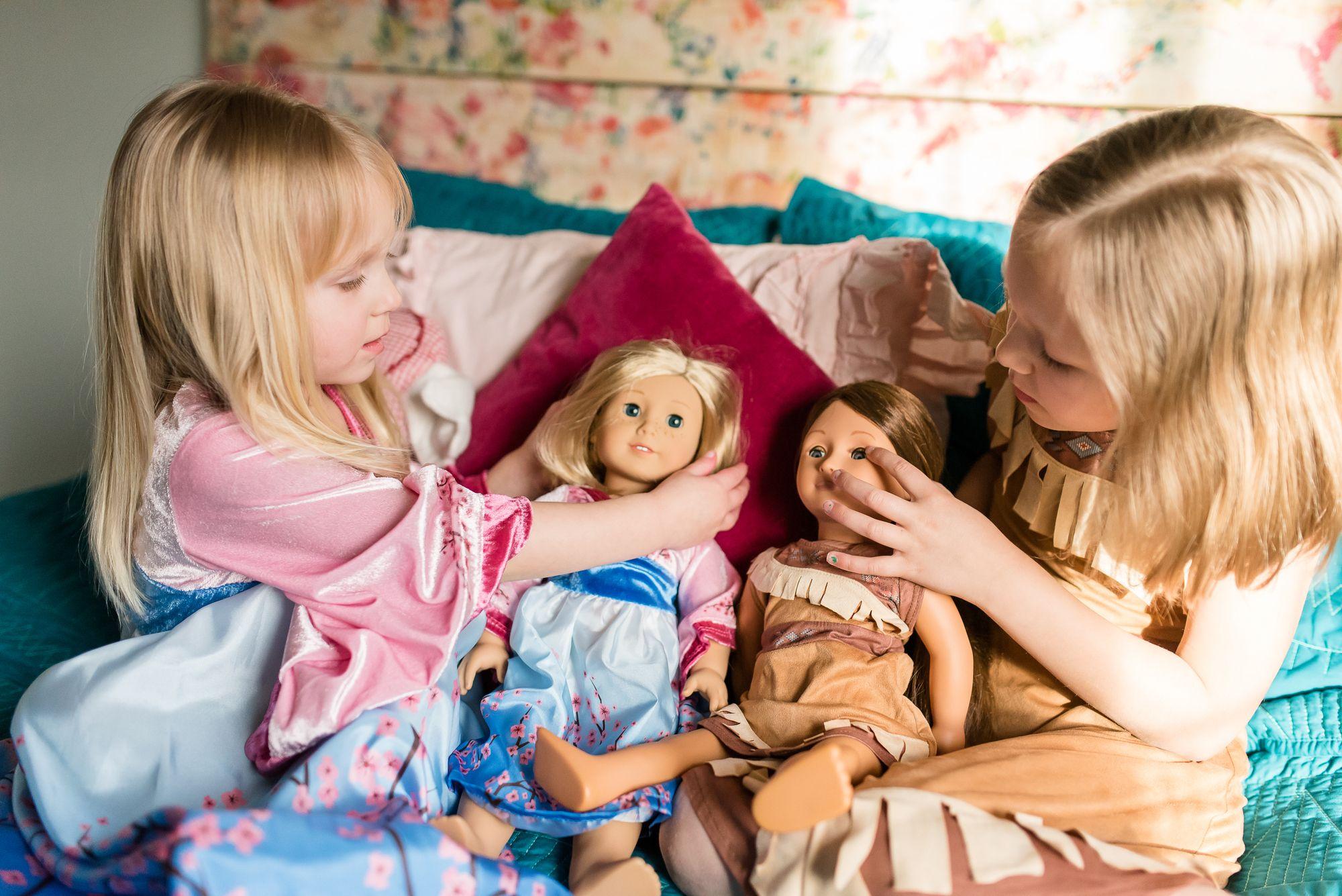 فایده بازی با عروسک چیست؟ تمرین مهارت‌های زندگی با عروسک